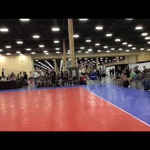 Meet your Posher, Moni